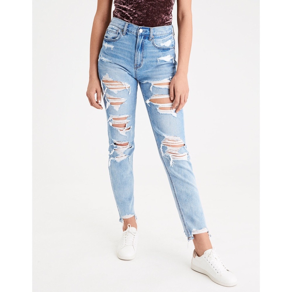 Lightwashed Ripped Mom Jeans